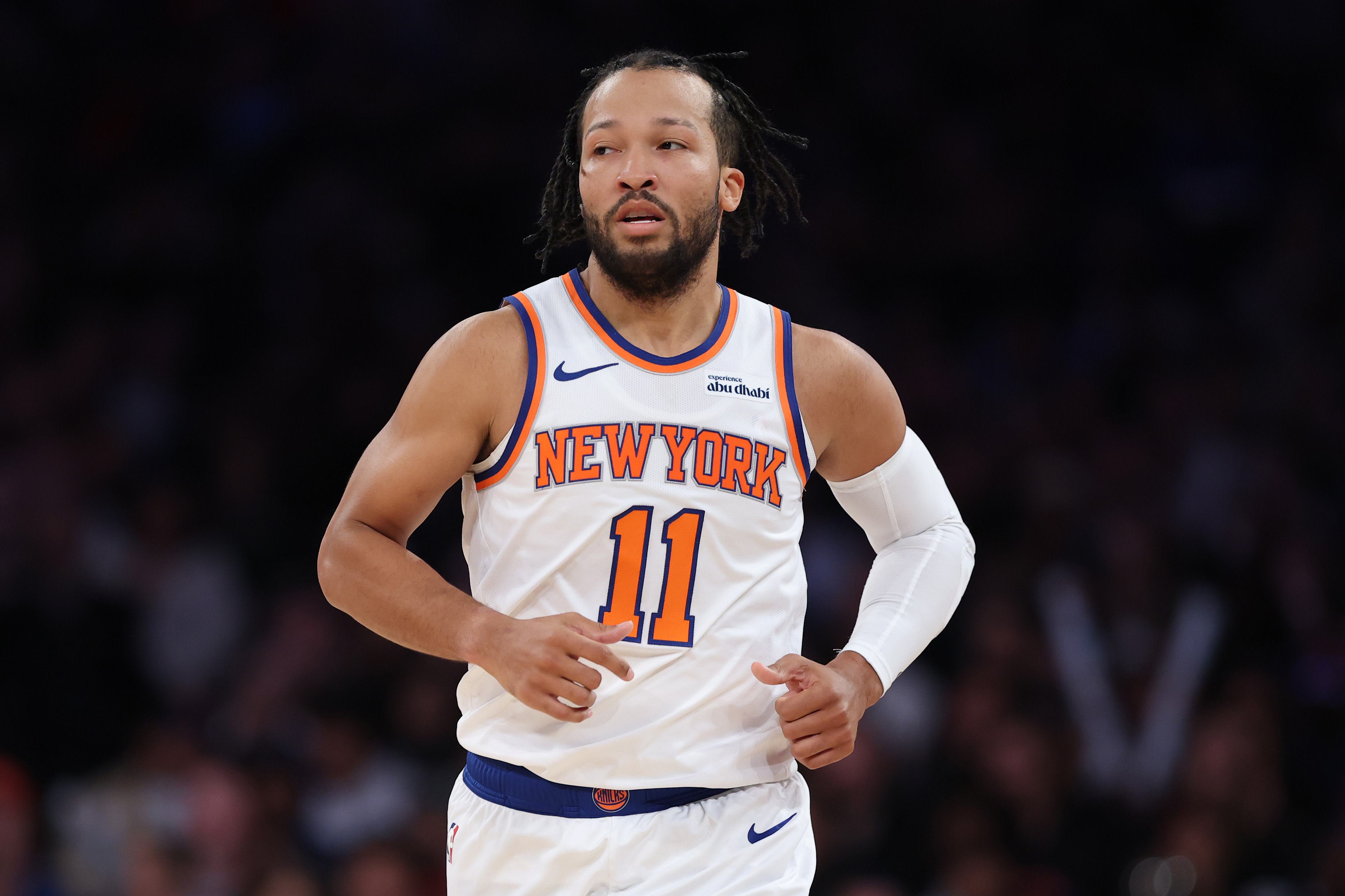 Jalen Brunson gets back on defense.