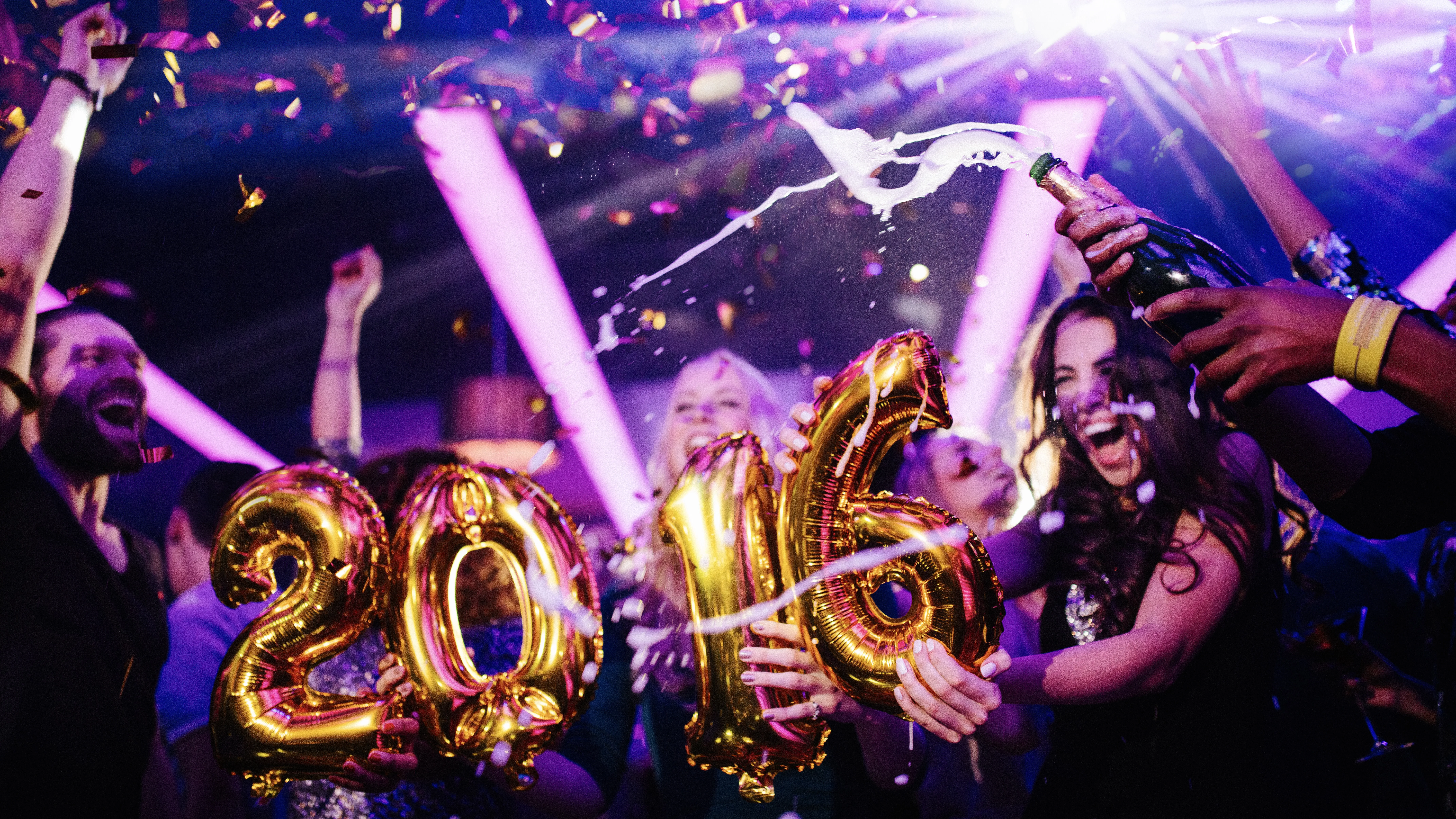 2016 Trend Has Everyone Going Back in Time: What to Know